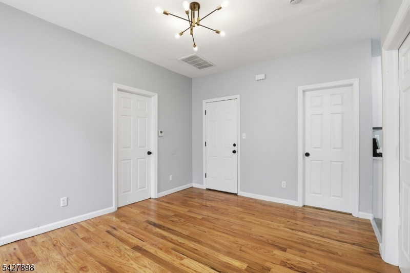 37 Tichenor Ter Property Photo 13