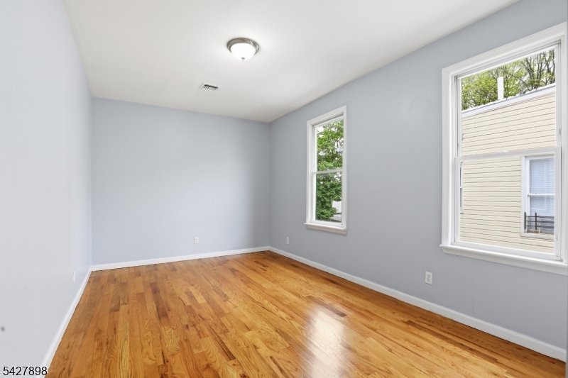 37 Tichenor Ter Property Photo 20