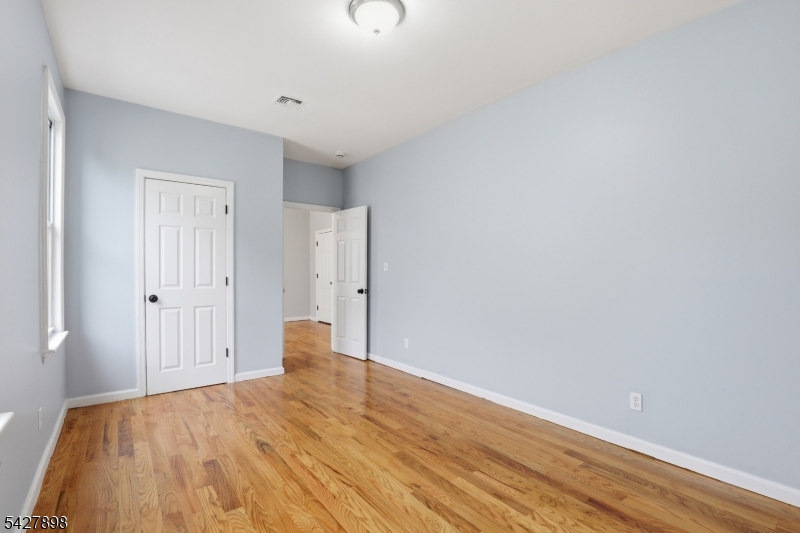 37 Tichenor Ter Property Photo 21