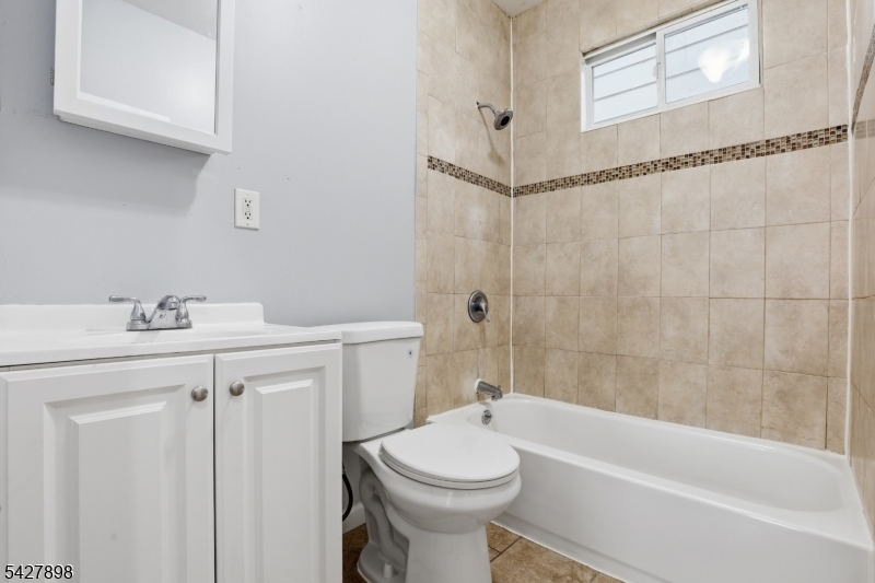 37 Tichenor Ter Property Photo 22