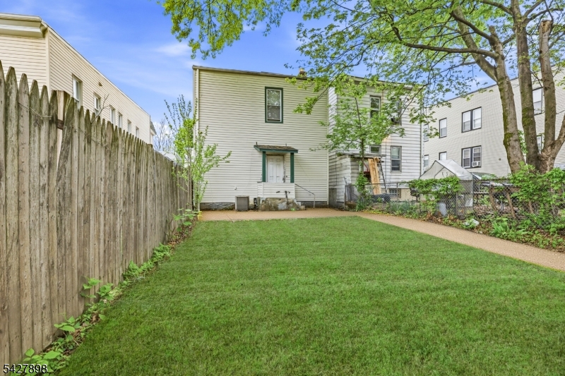37 Tichenor Ter Property Photo 24
