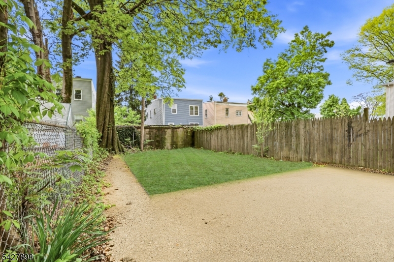 37 Tichenor Ter Property Photo 26