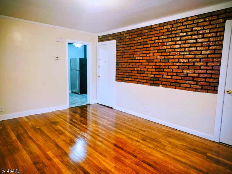 331 Union Ave Property Photo 6