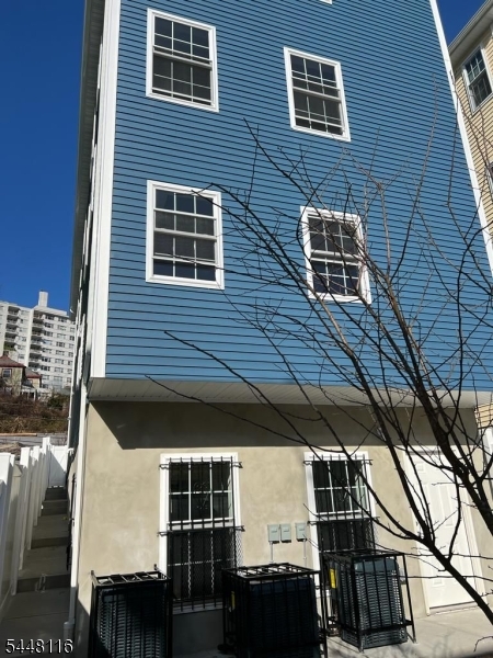 57 Woodside Pl Property Photo 1