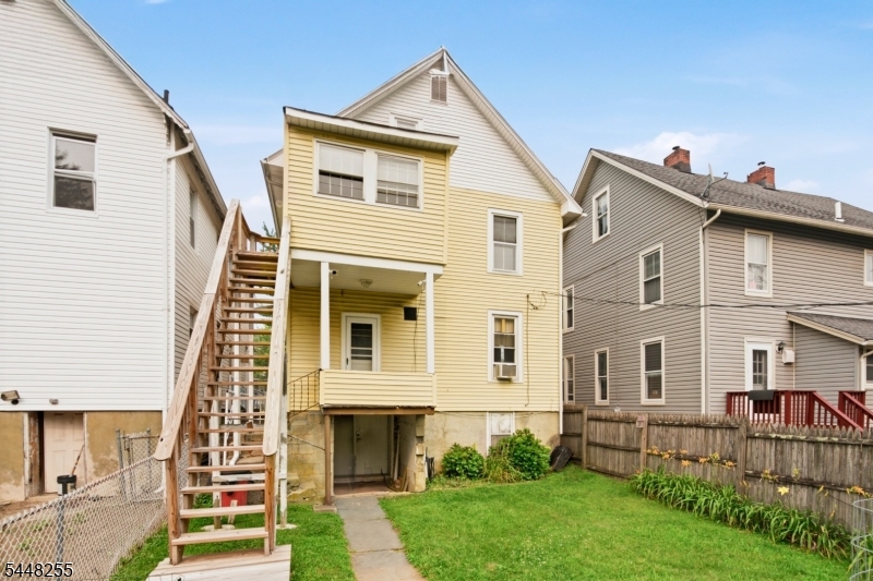 39 Broad St Property Photo 3