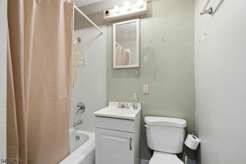 39 Broad St Property Photo 9