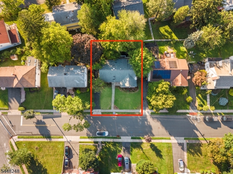 29 Woodhull Ave Property Photo 11