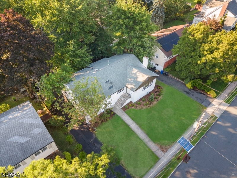 29 Woodhull Ave Property Photo 12