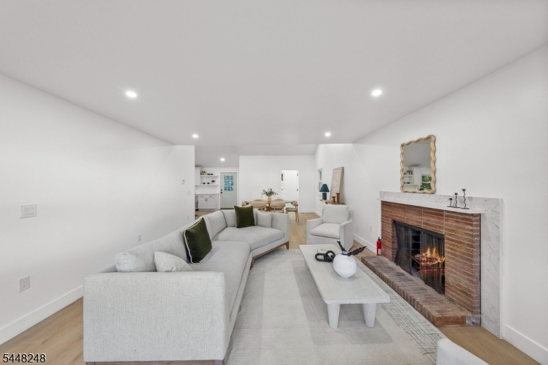 29 Woodhull Ave Property Photo 19