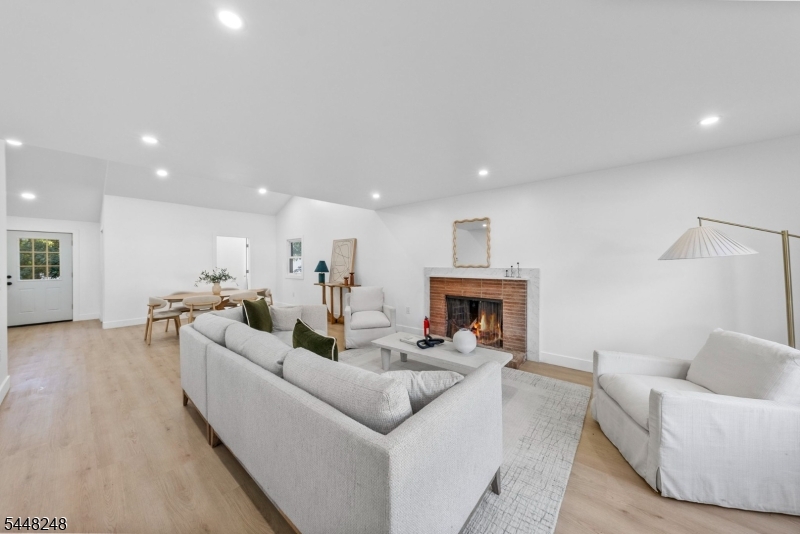29 Woodhull Ave Property Photo 20