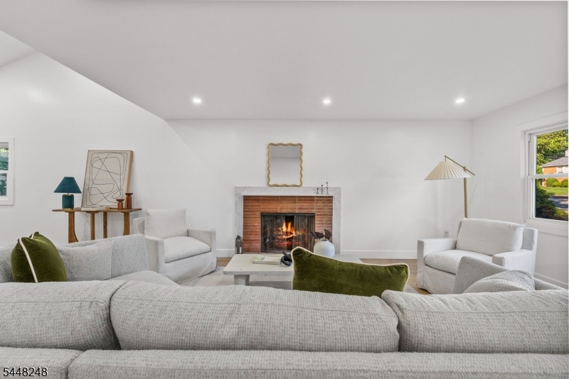 29 Woodhull Ave Property Photo 21