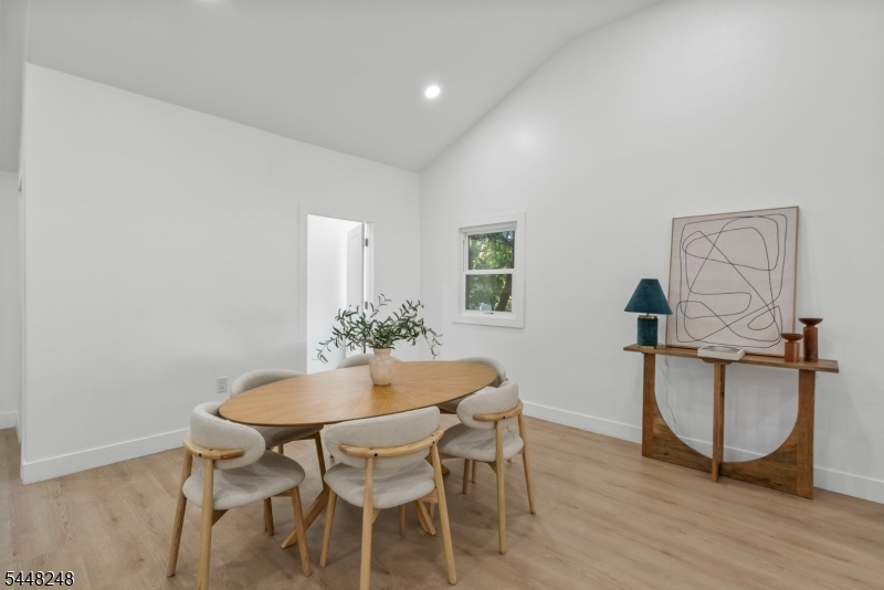 29 Woodhull Ave Property Photo 22