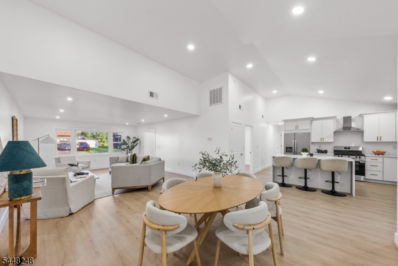 29 Woodhull Ave Property Photo 23