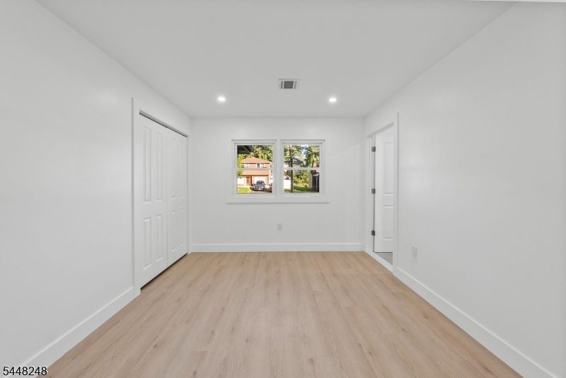 29 Woodhull Ave Property Photo 32