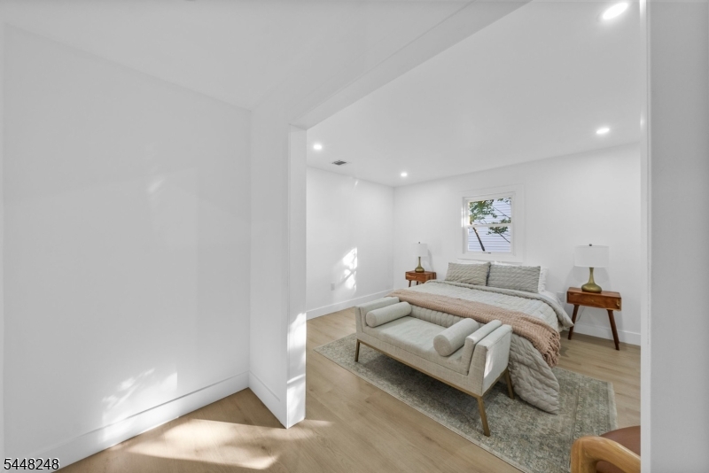 29 Woodhull Ave Property Photo 33