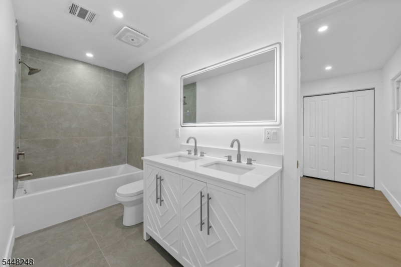 29 Woodhull Ave Property Photo 35