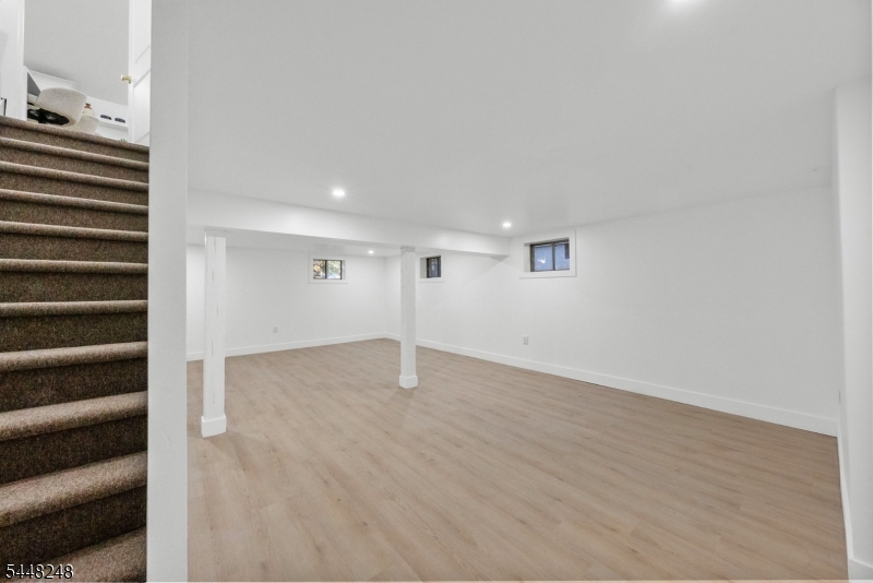 29 Woodhull Ave Property Photo 36