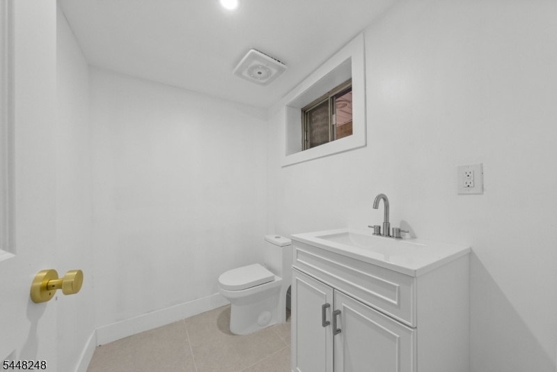 29 Woodhull Ave Property Photo 37