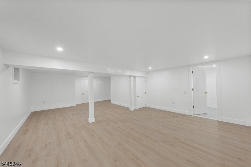 29 Woodhull Ave Property Photo 38