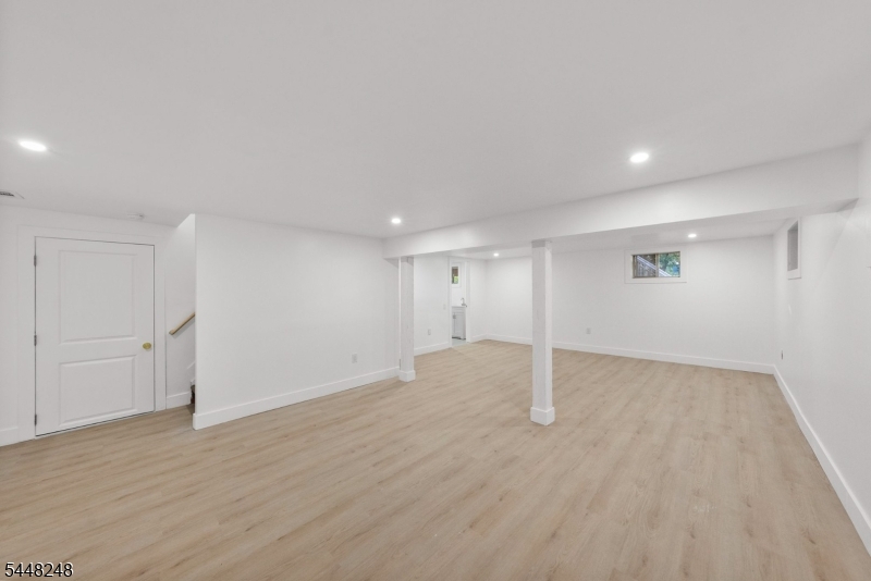29 Woodhull Ave Property Photo 40