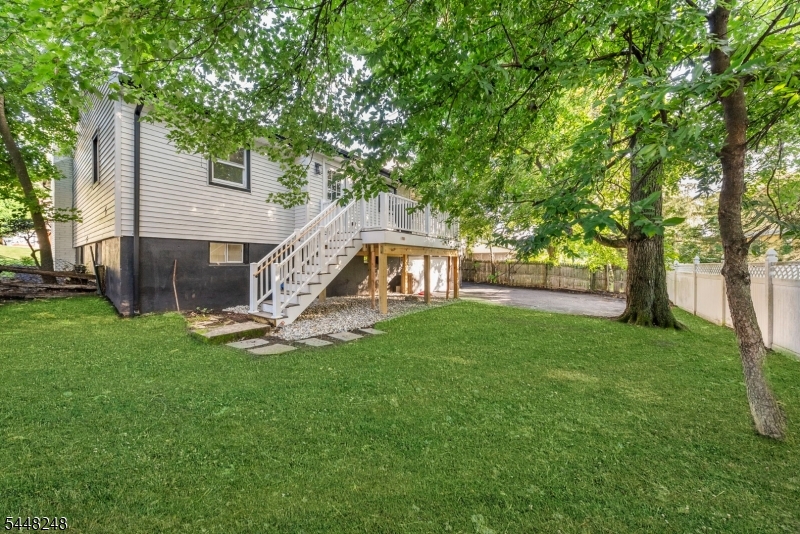 29 Woodhull Ave Property Photo 48