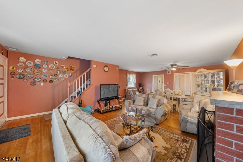 167 Manning Ave Property Photo 3
