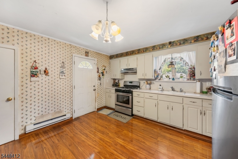 167 Manning Ave Property Photo 6