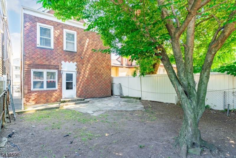 45 Union Ave Property Photo 37