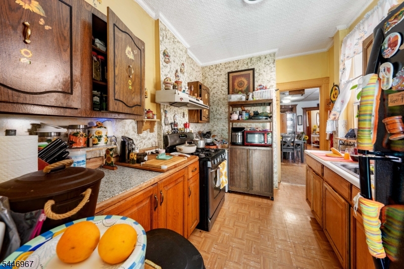 149 Howe Ave Property Photo 4