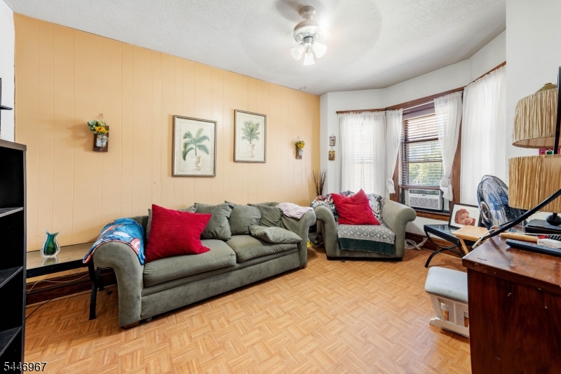 149 Howe Ave Property Photo 8