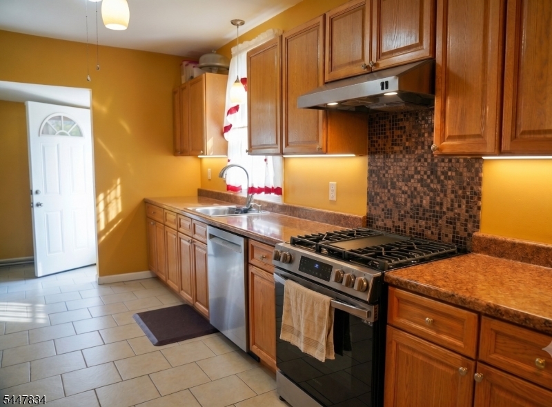 264 Sherman St Property Photo 12