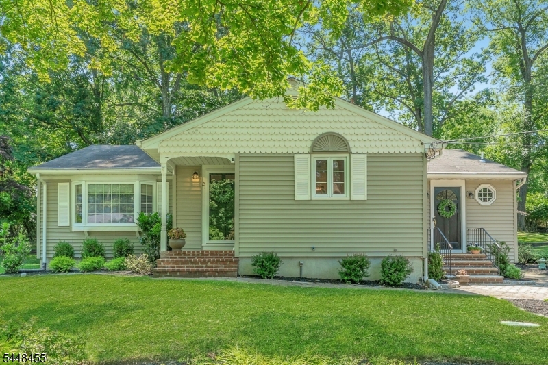 21 Hickory Dr Property Photo 2