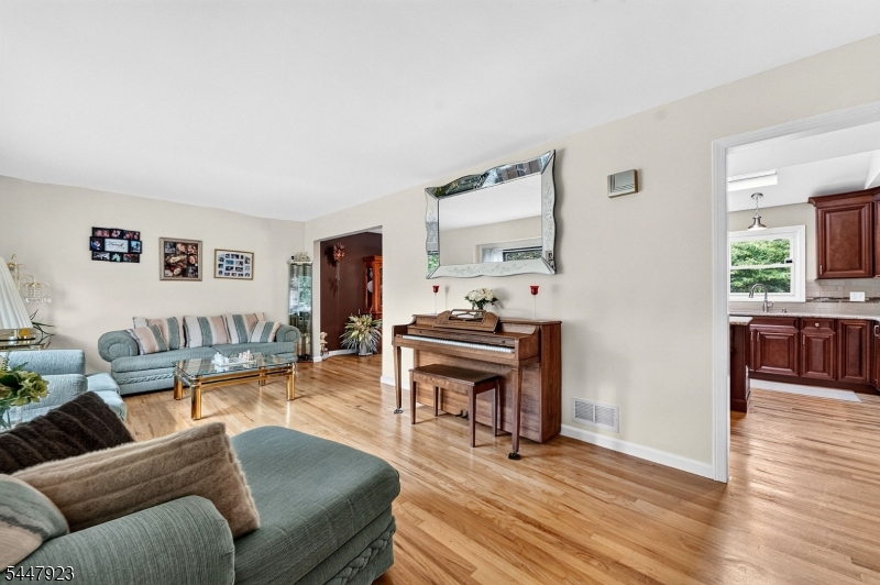 5 Grouse Rd Property Photo 6