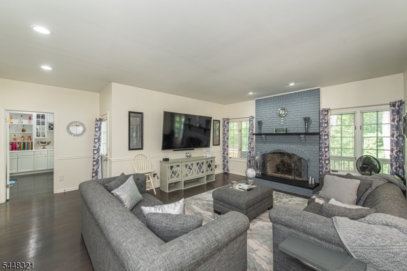 11 Rosewood Ln Property Photo 12