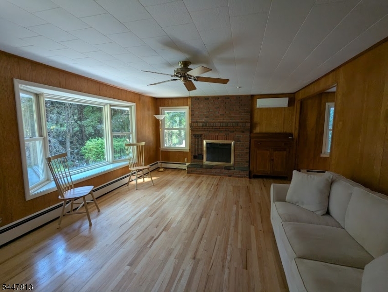 438 Longview Dr Property Photo 3