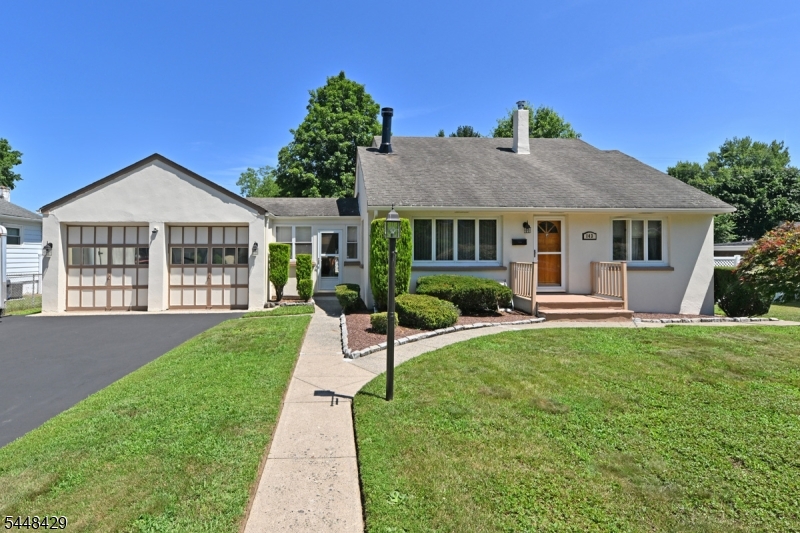 143 Greenwood Ave Property Photo 1