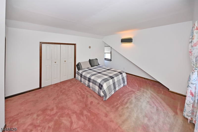 143 Greenwood Ave Property Photo 10