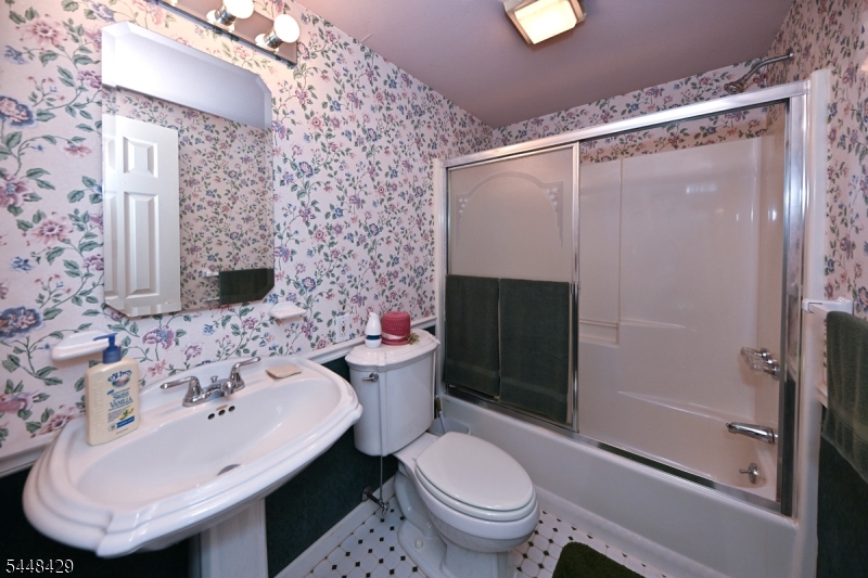 143 Greenwood Ave Property Photo 14