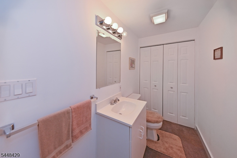 143 Greenwood Ave Property Photo 18