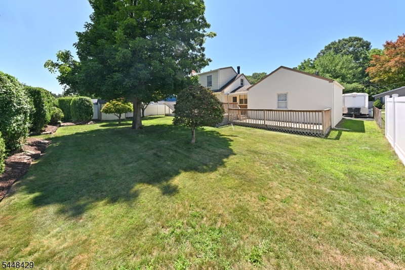 143 Greenwood Ave Property Photo 23