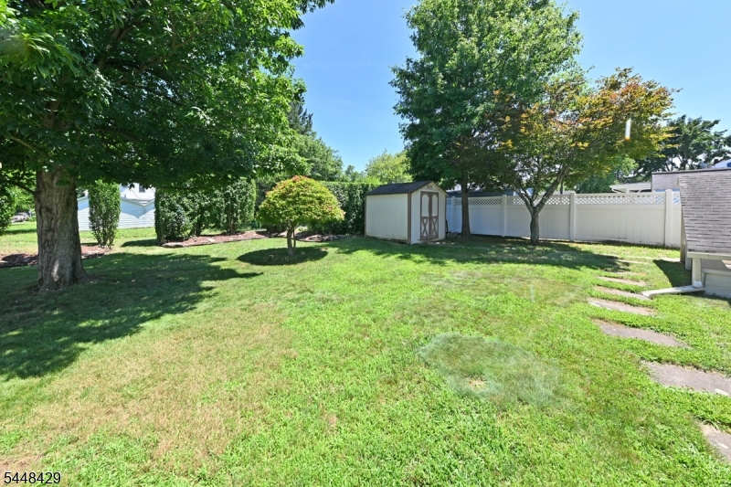 143 Greenwood Ave Property Photo 24