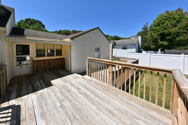143 Greenwood Ave Property Photo 26