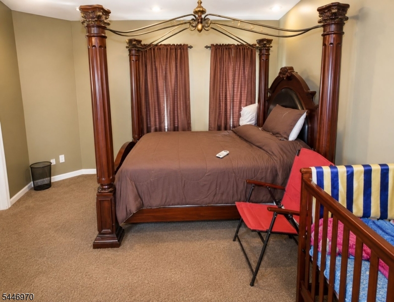 1083 Grove St Property Photo 4