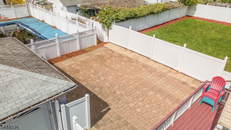 206 Mortimer Ave Property Photo 6