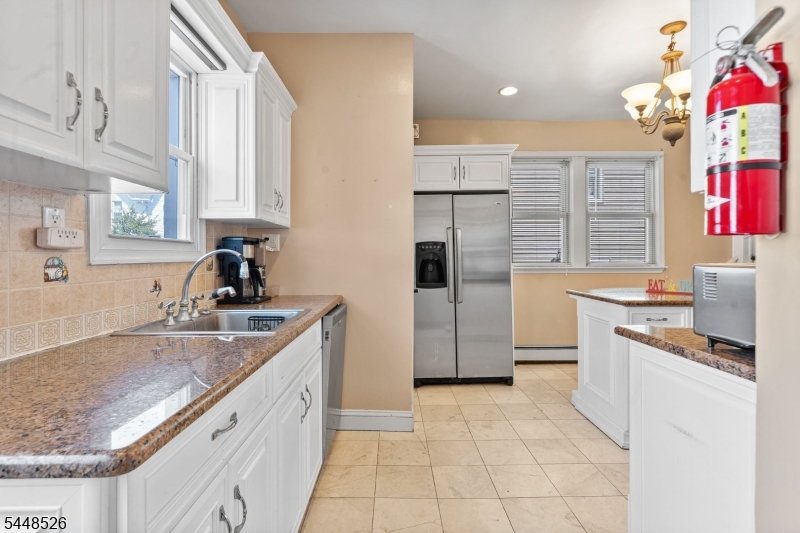 206 Mortimer Ave Property Photo 7