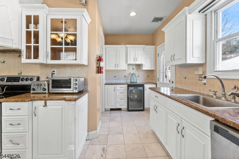 206 Mortimer Ave Property Photo 13
