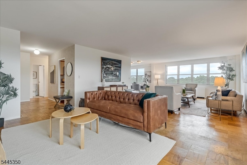 926 Bloomfield Ave 8G