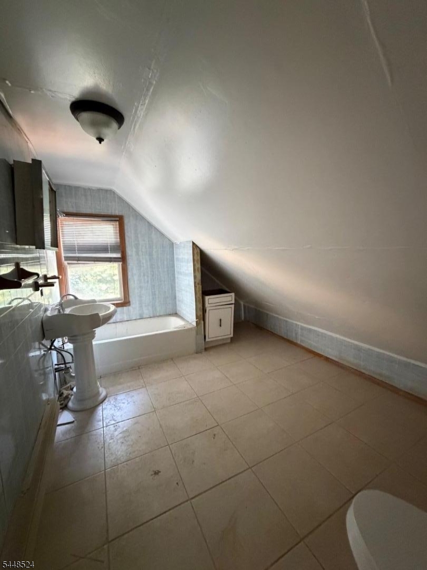 139 Osborne Ter Property Photo 32