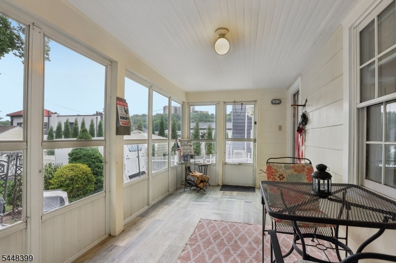 14 Franklin St Property Photo 32