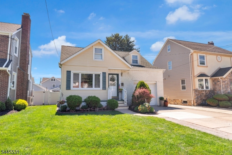 641 Palisade Rd Property Photo 1